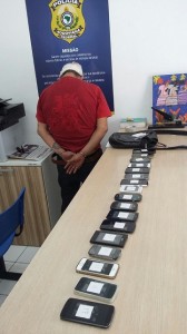 Homem é preso com 17 celulares furtados 1