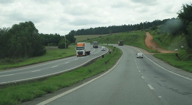 Rodovia Estrada Caminhão Fernão Dias