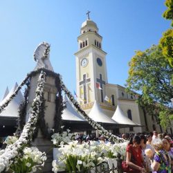 Igreja e Monumento a Padre Victor, em Três Pontas