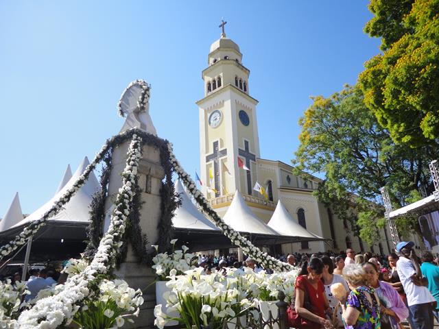 Igreja e Monumento a Padre Victor, em Três Pontas