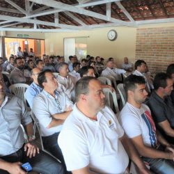 Associados e fornecedores da Rede Giroforte Supermercados